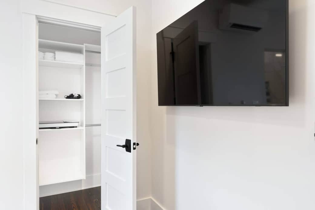 Walk-in Closet