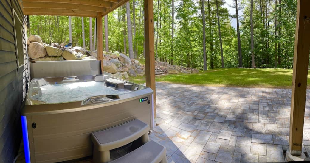After a day of skiing, hiking, or exploring Lake Placid, sink into the hot tub under a sky full of stars. 