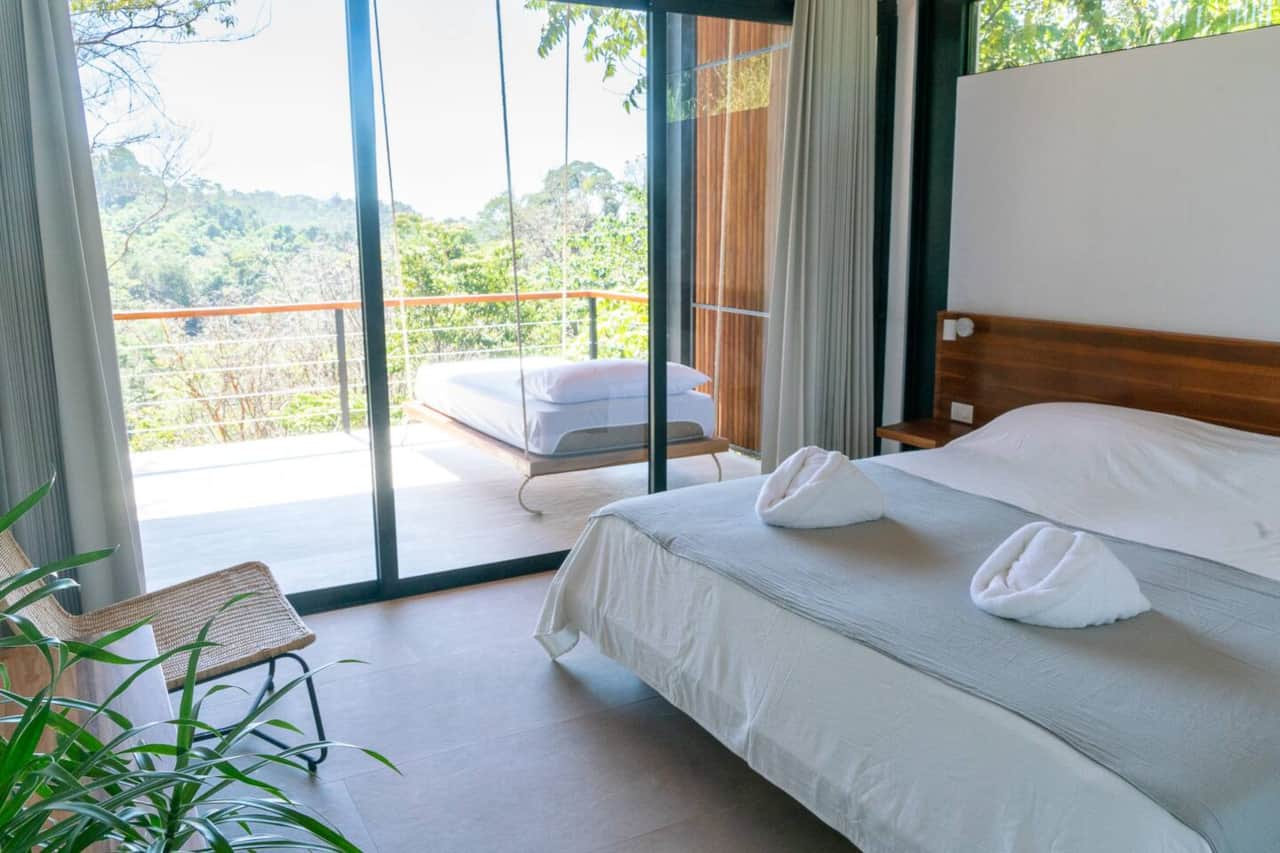 Cuarto con Baño y terraza con vista a la selva. Cama colgante, sin cocina.