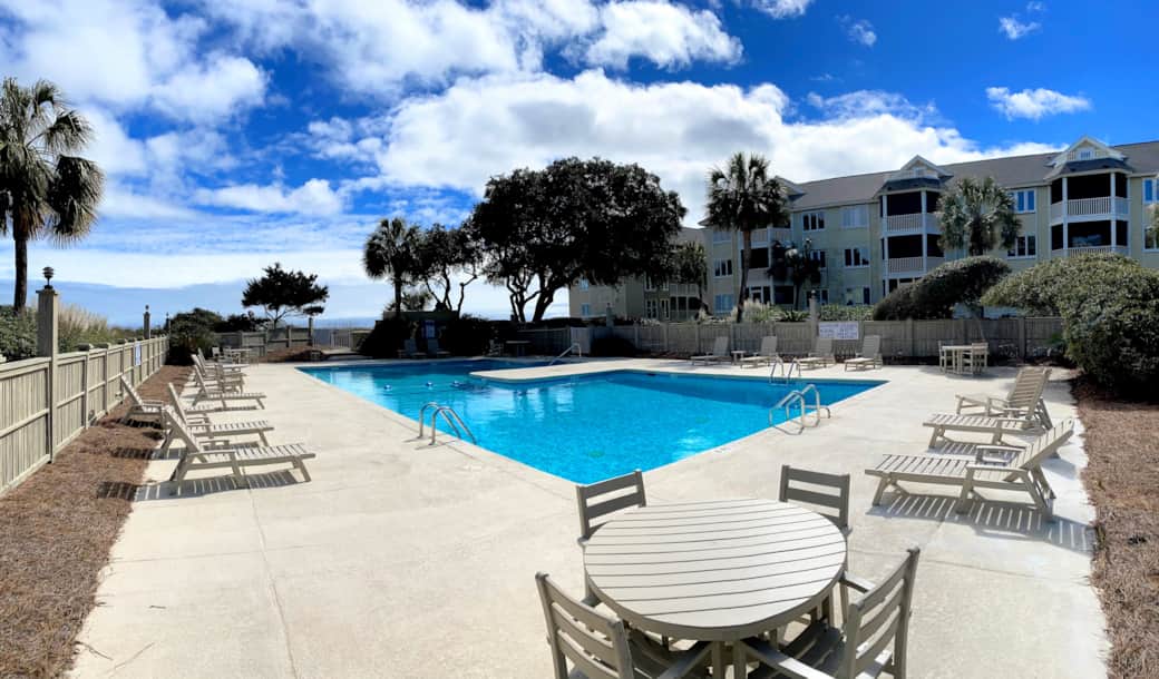 Isle of Palms; Wild Dunes; Port O' Call A302