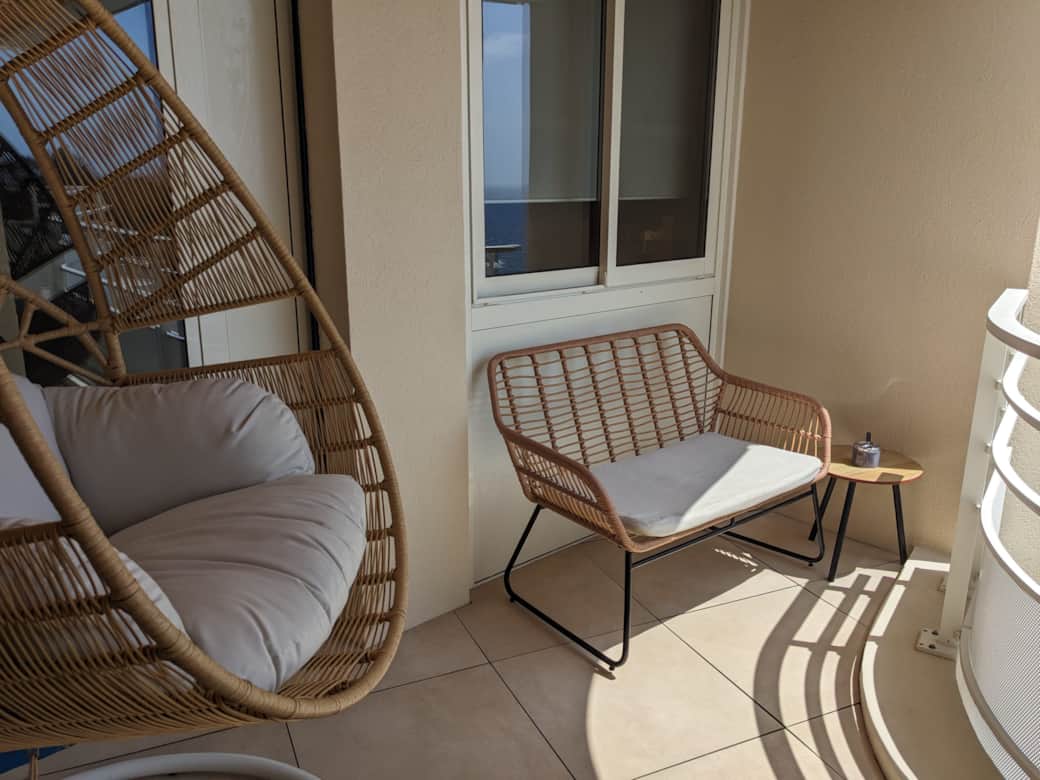 espace lounge sur le balcon