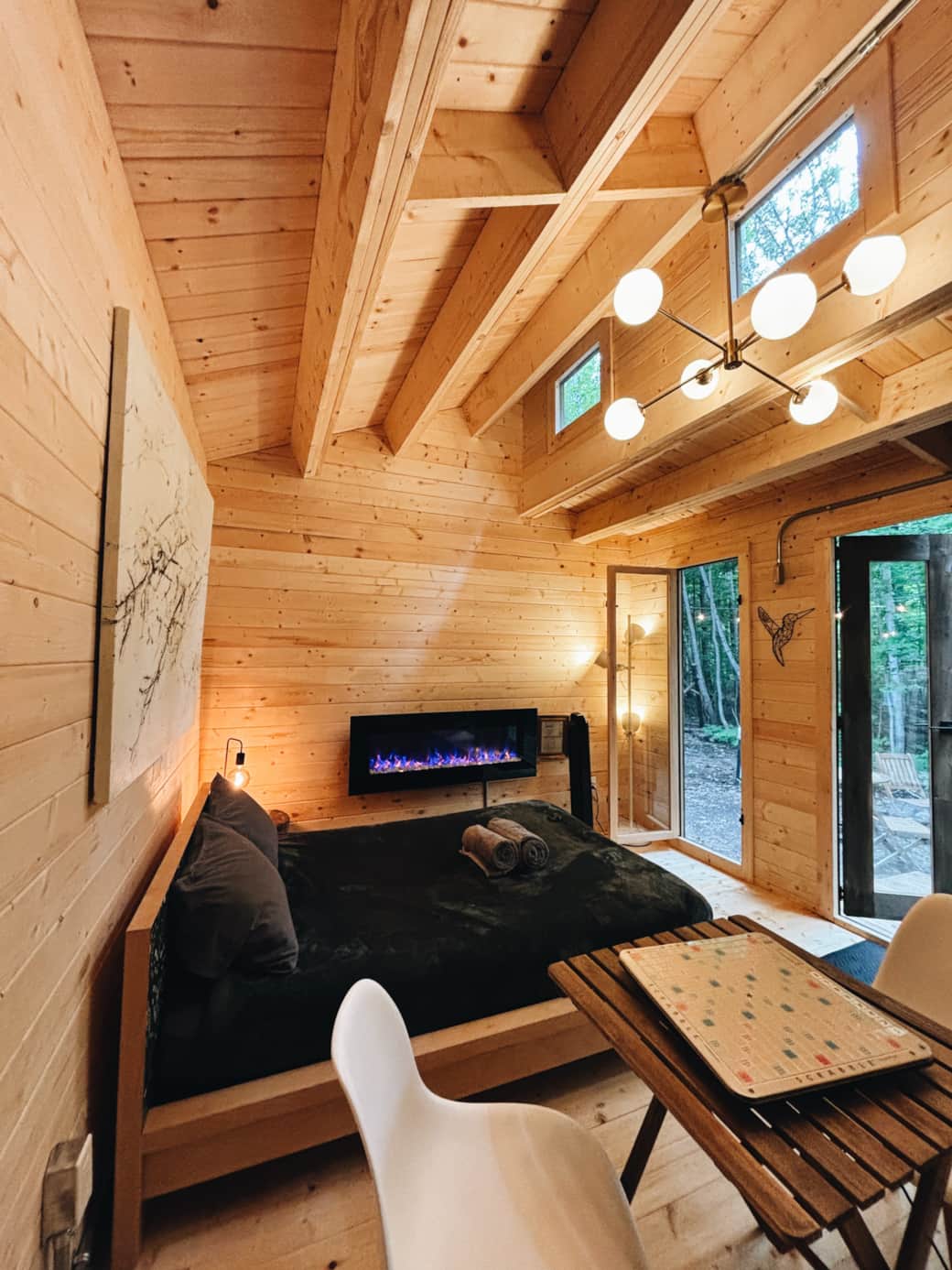 Queen size bed and fireplace
