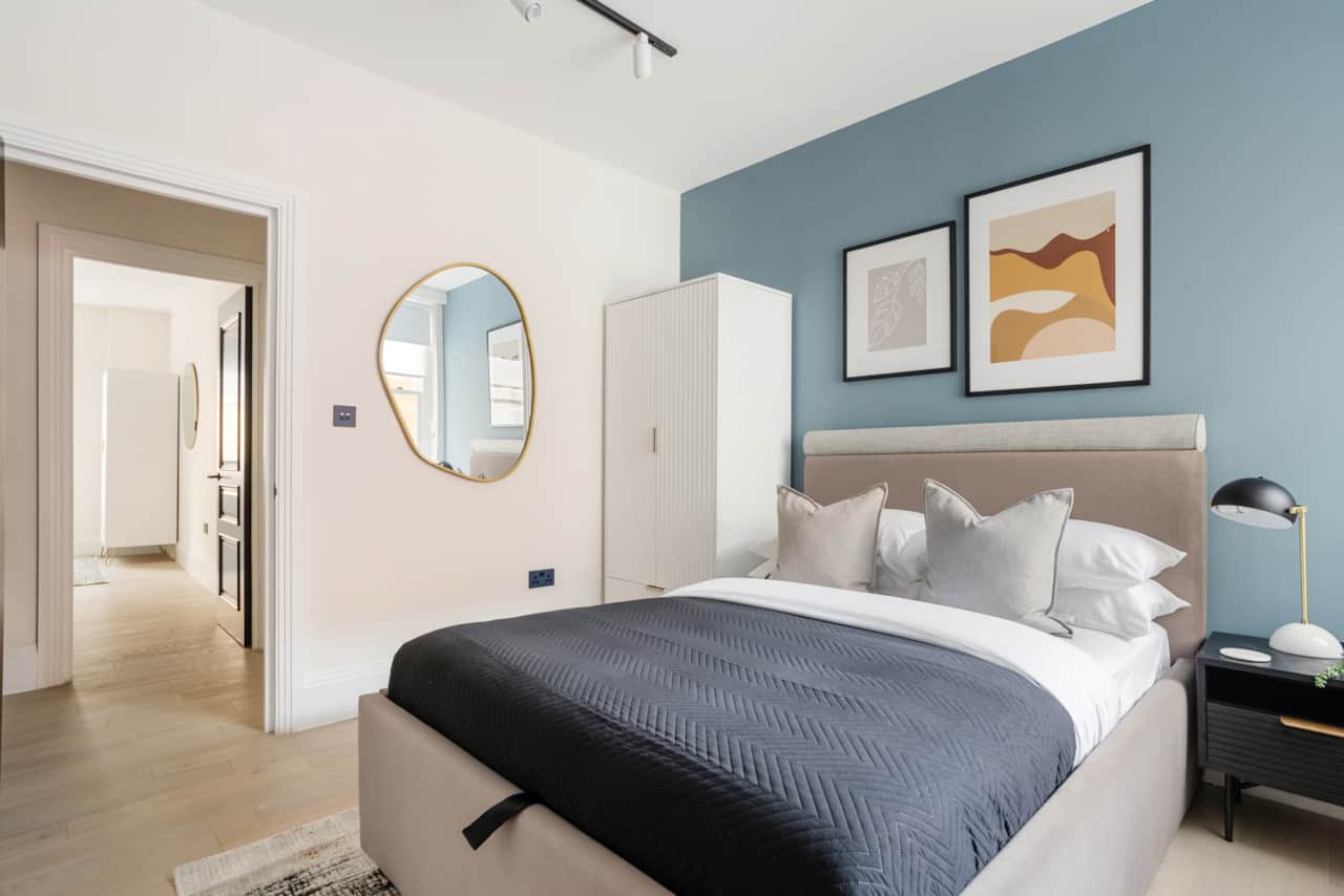 Flat E, 36 Great Russell Street-21