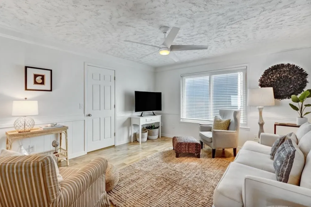 338A Tarpon Ave - Living Area 1 338A Tarpon Ave - Living Area 1