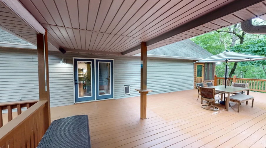 Side Deck South