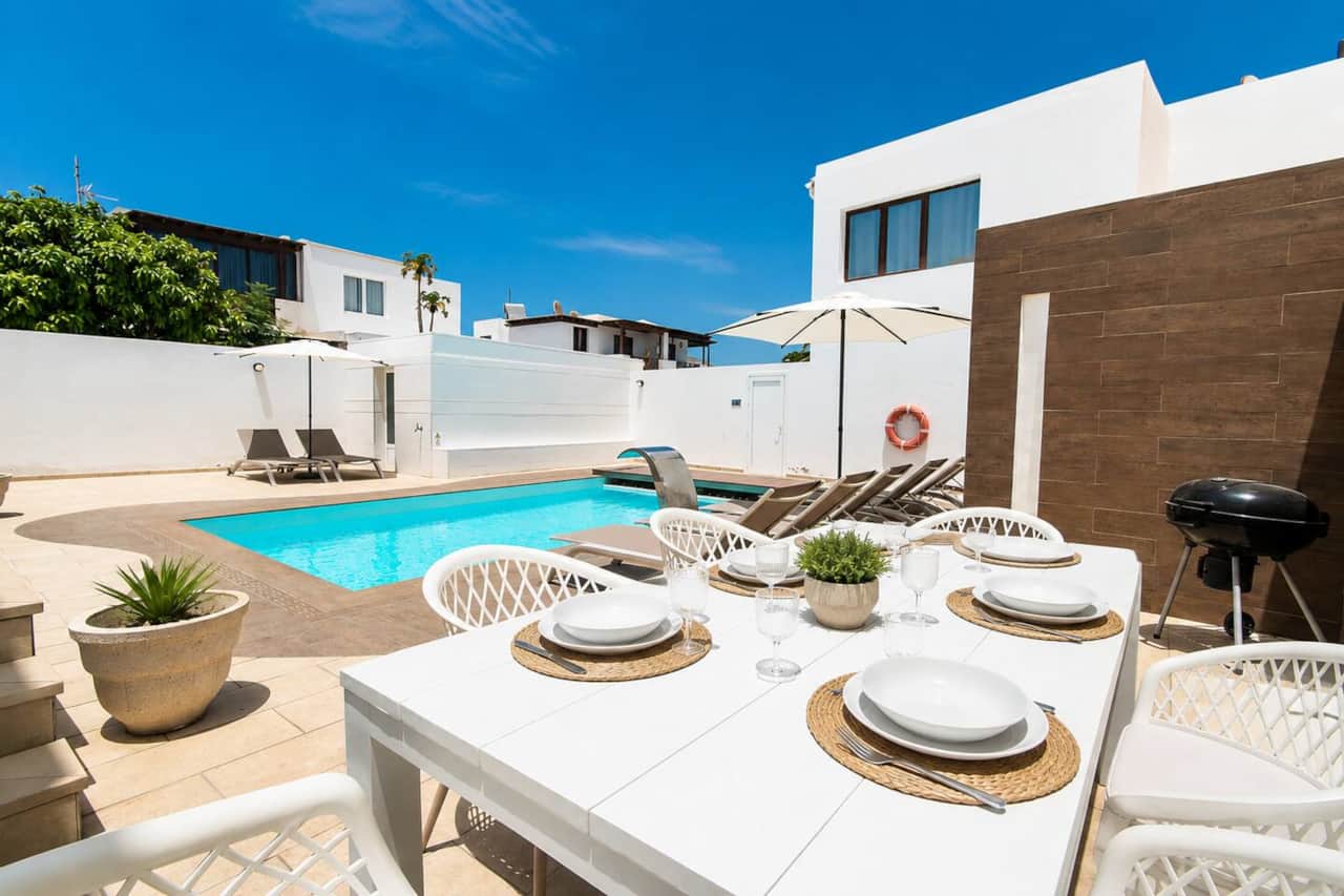 Villa Tisalaya Puerto del Carmen, family villa with heated pool in Lanzarote