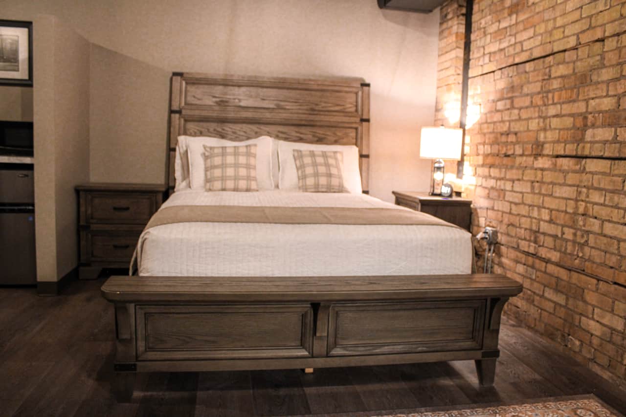 The Dalton, bed