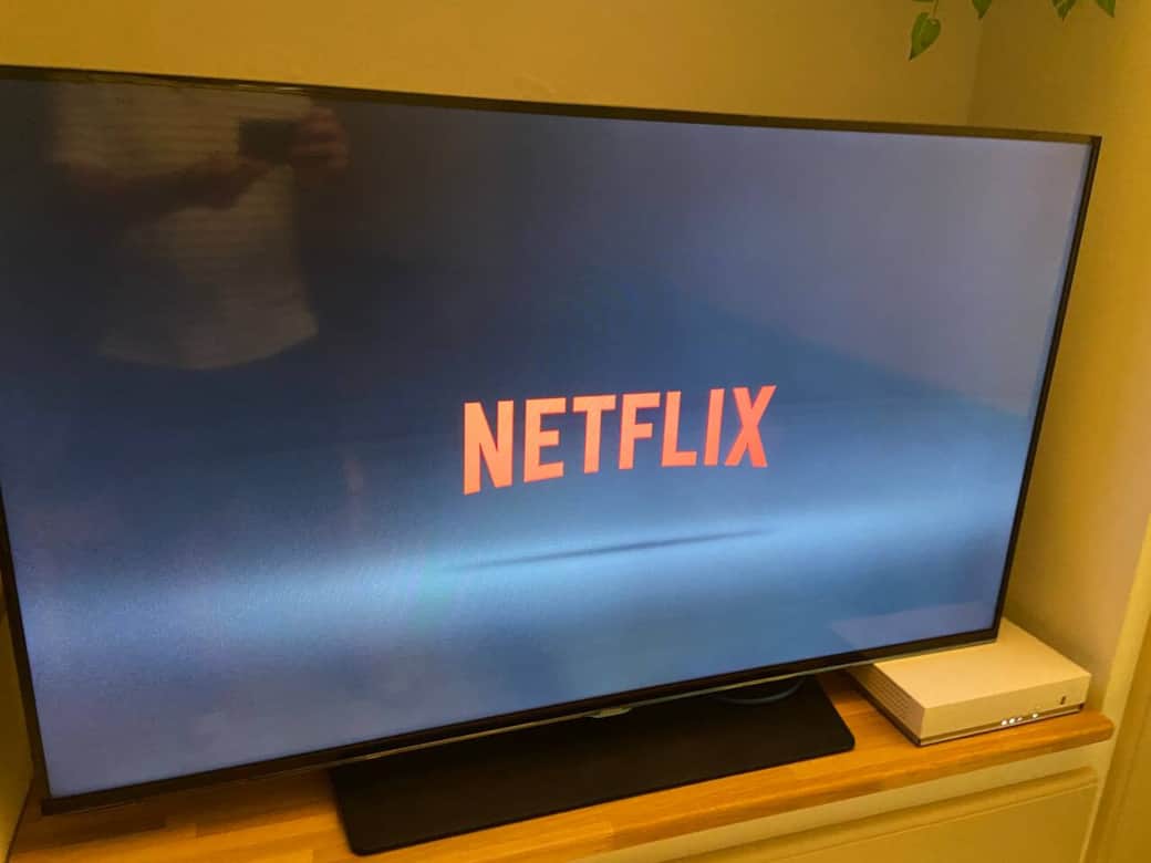 We provide US Netflix and regular french TV