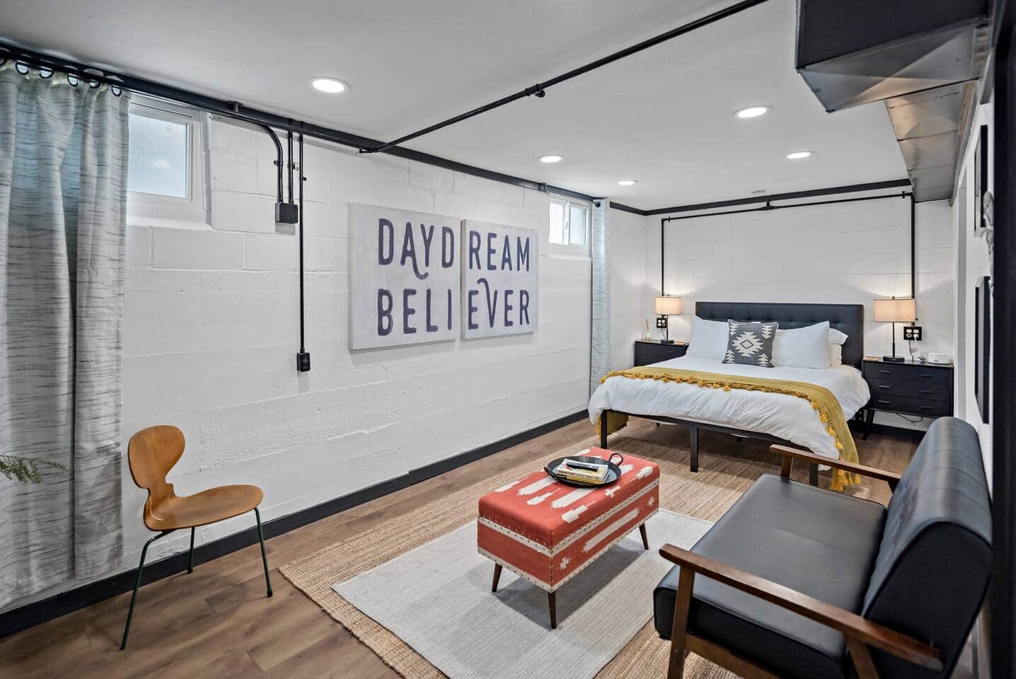 Stardust Bungalow driveway