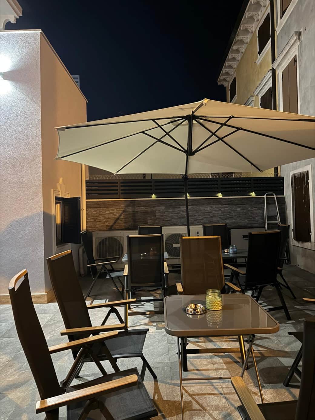 Guest's Courtyard