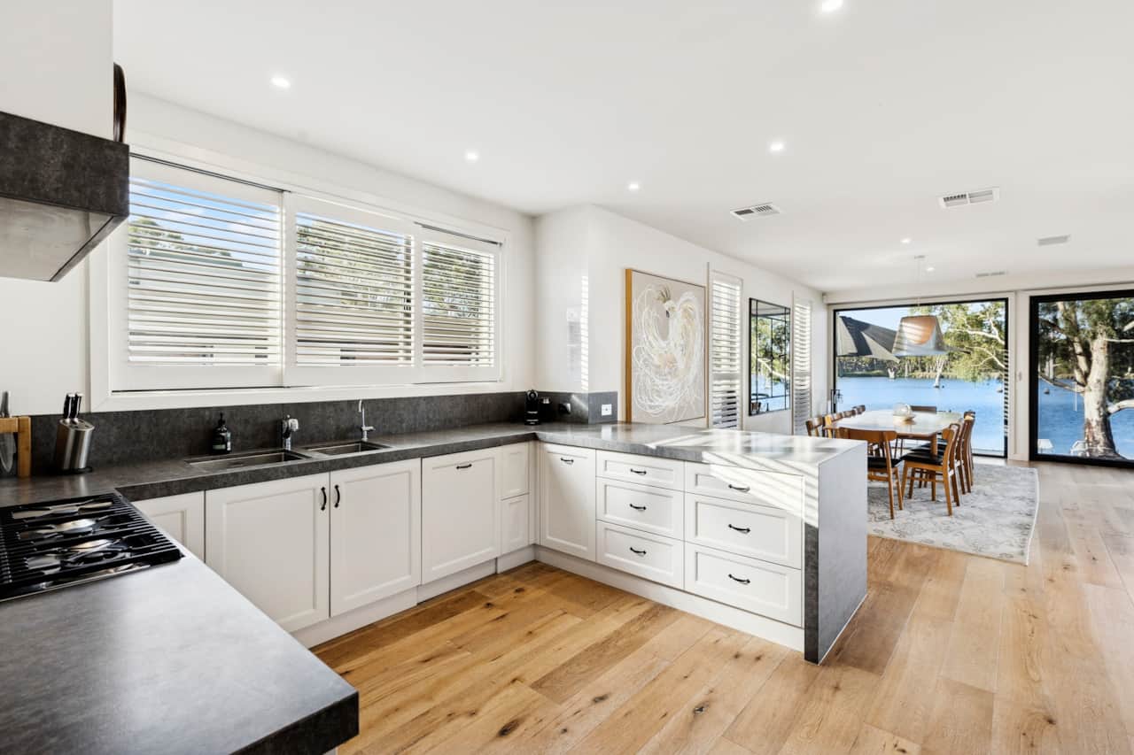 084 Open2view ID997721 34 Graham