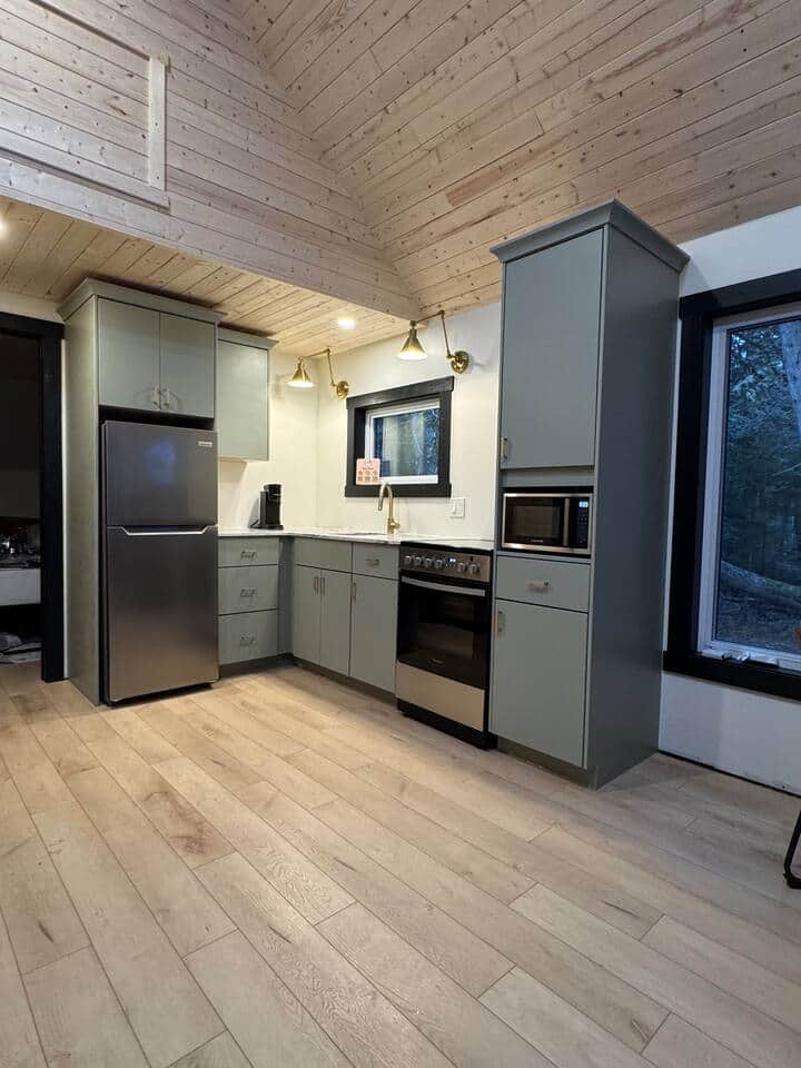 Kitchen stocked with all the essentials Kitchen stocked with all the essentials