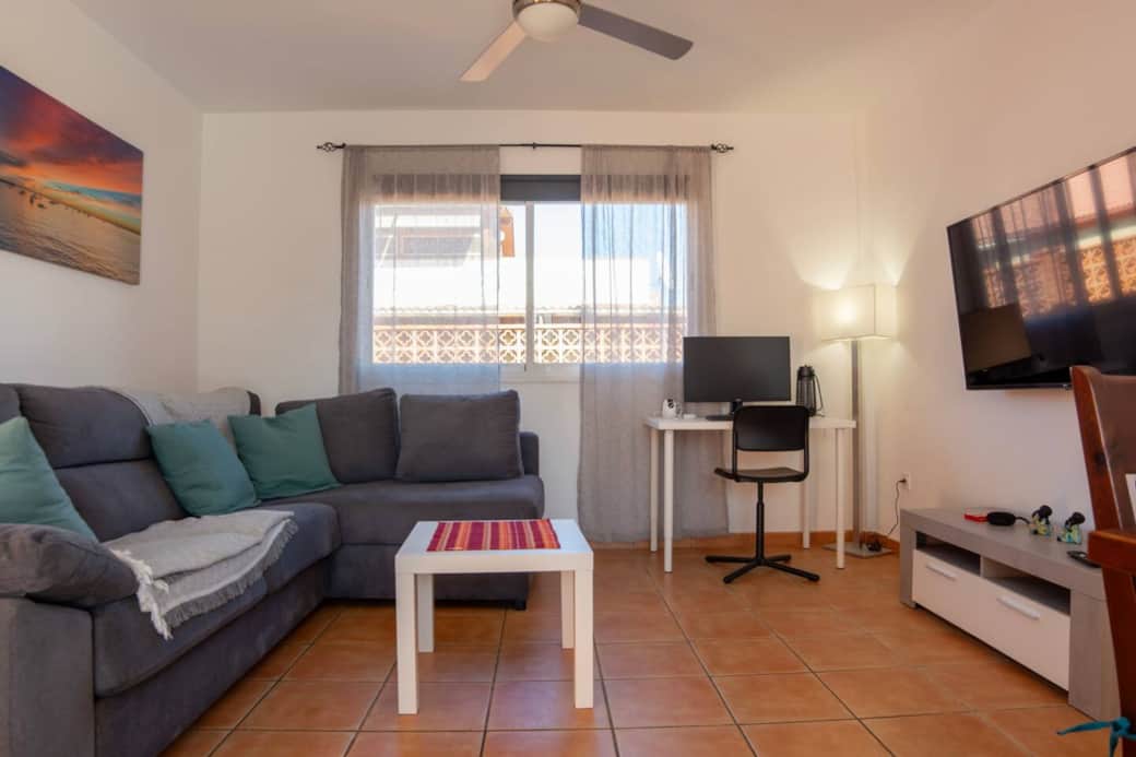 Living Room, Smart TV