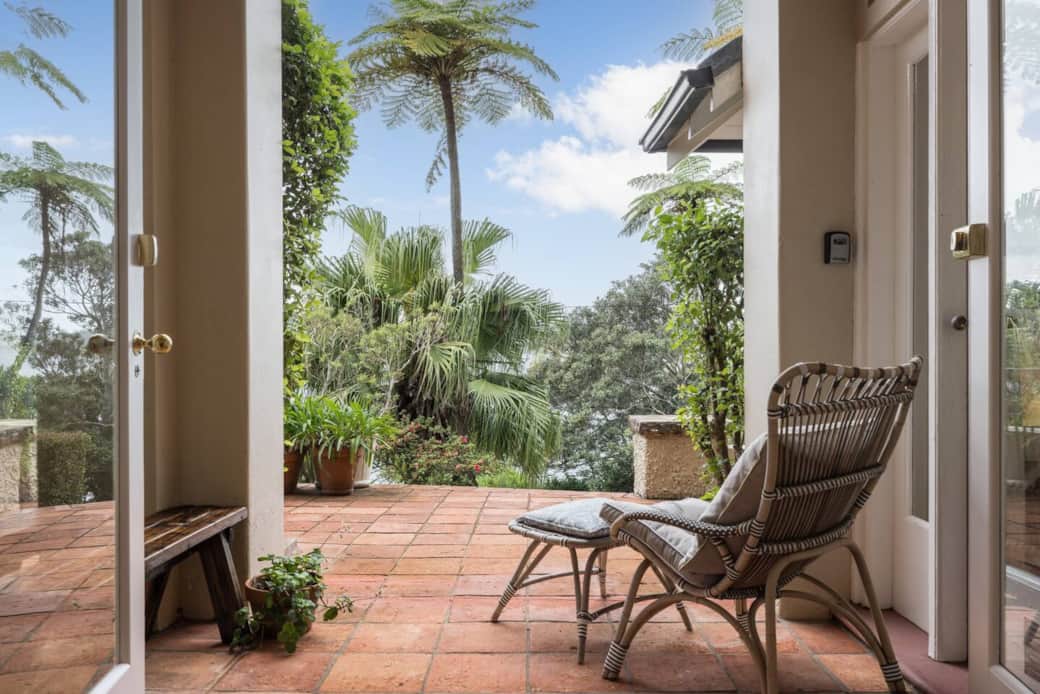 Pop up your feet, watch the boats and count ferries. If you see one heading to Cremorne Point, you’ll still have time to catch it!