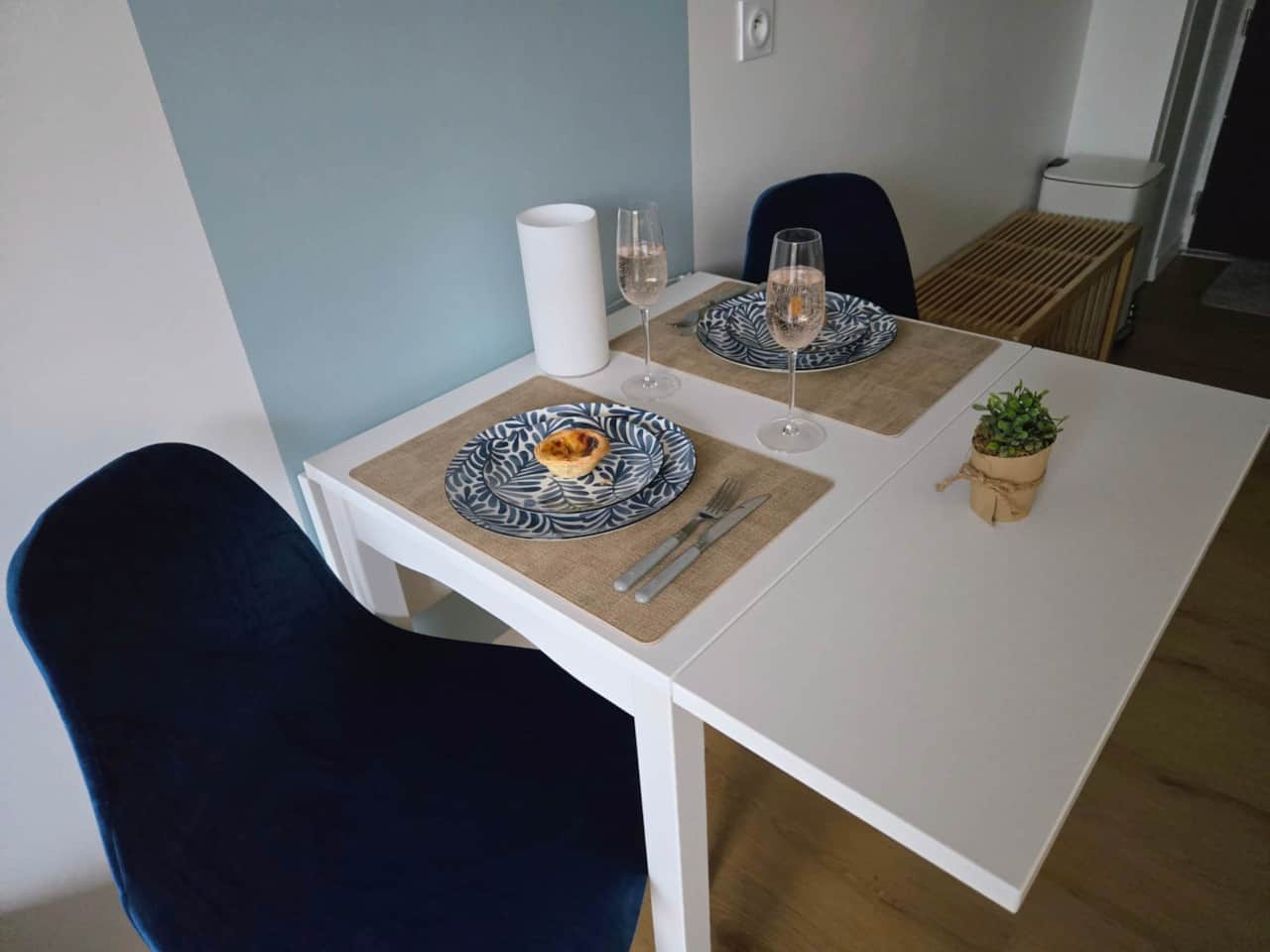 Table à rallonge du "Studio Bleu"