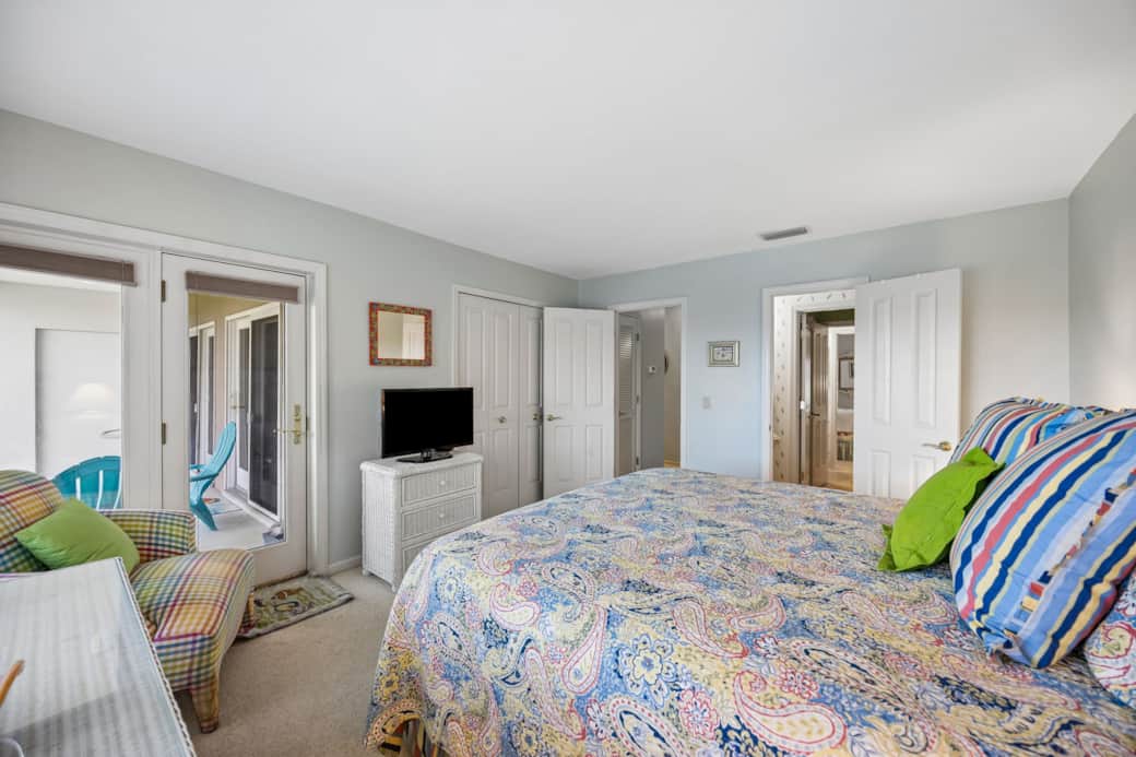 2190 S Fletcher Ave - First Queen Guest Room 2