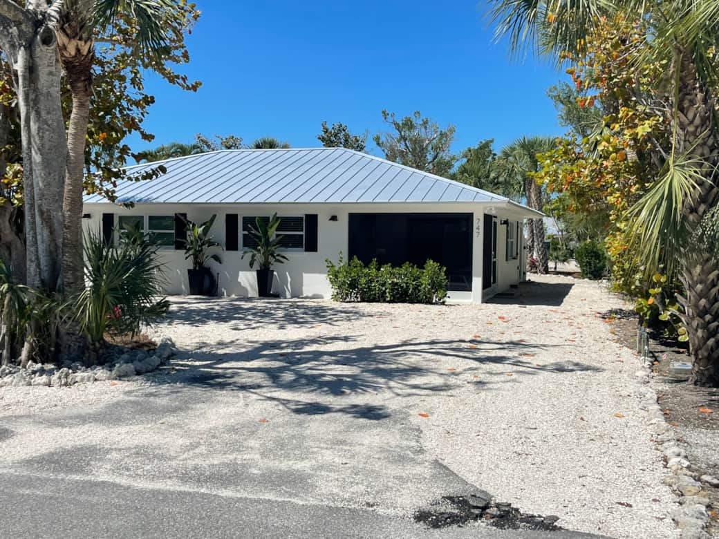 Exterior & Driveway Exterior & Driveway