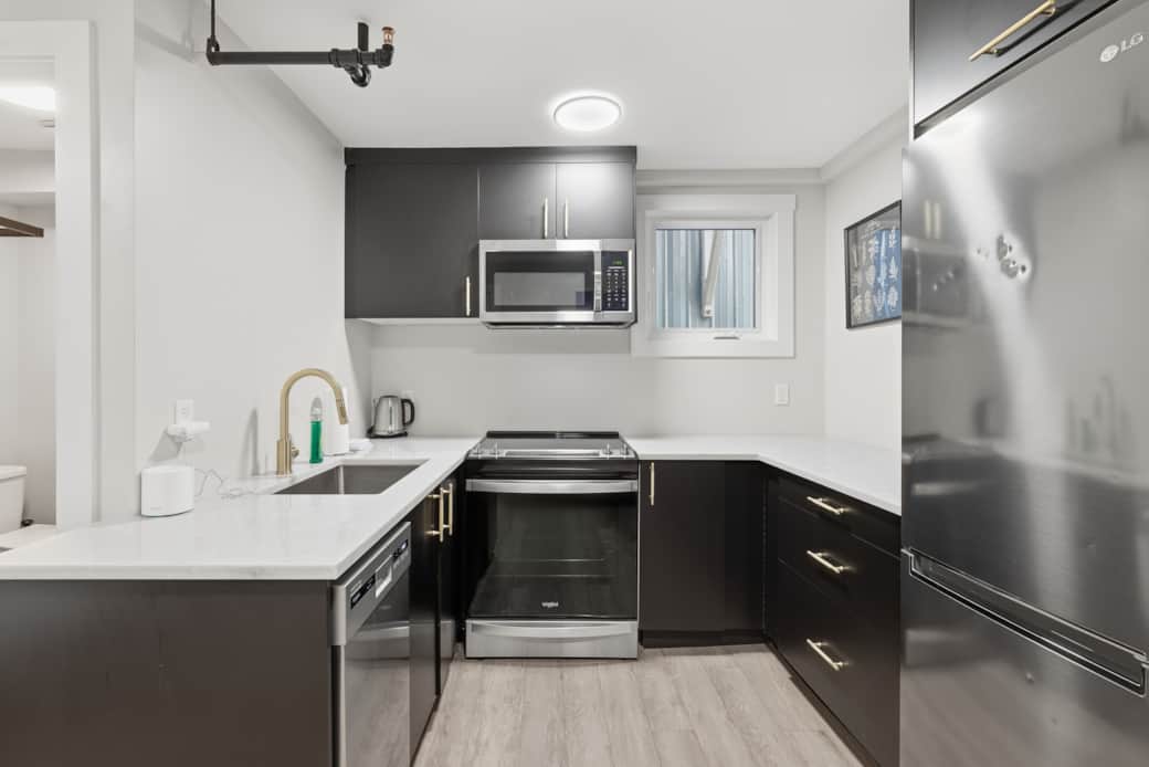 2155 Gottingen St-44 2155 Gottingen St-44