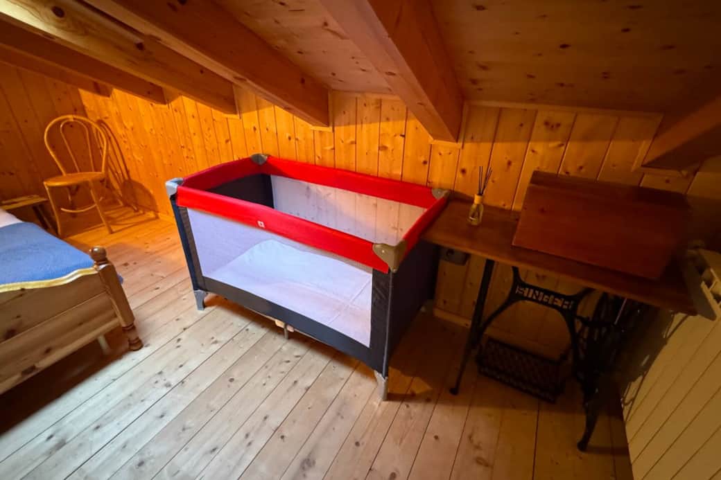 Babybett auf Anfrage