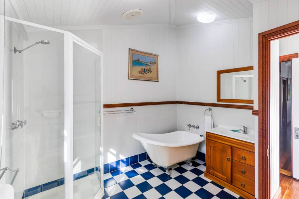 Main Bathroom - shower & tub, upstairs