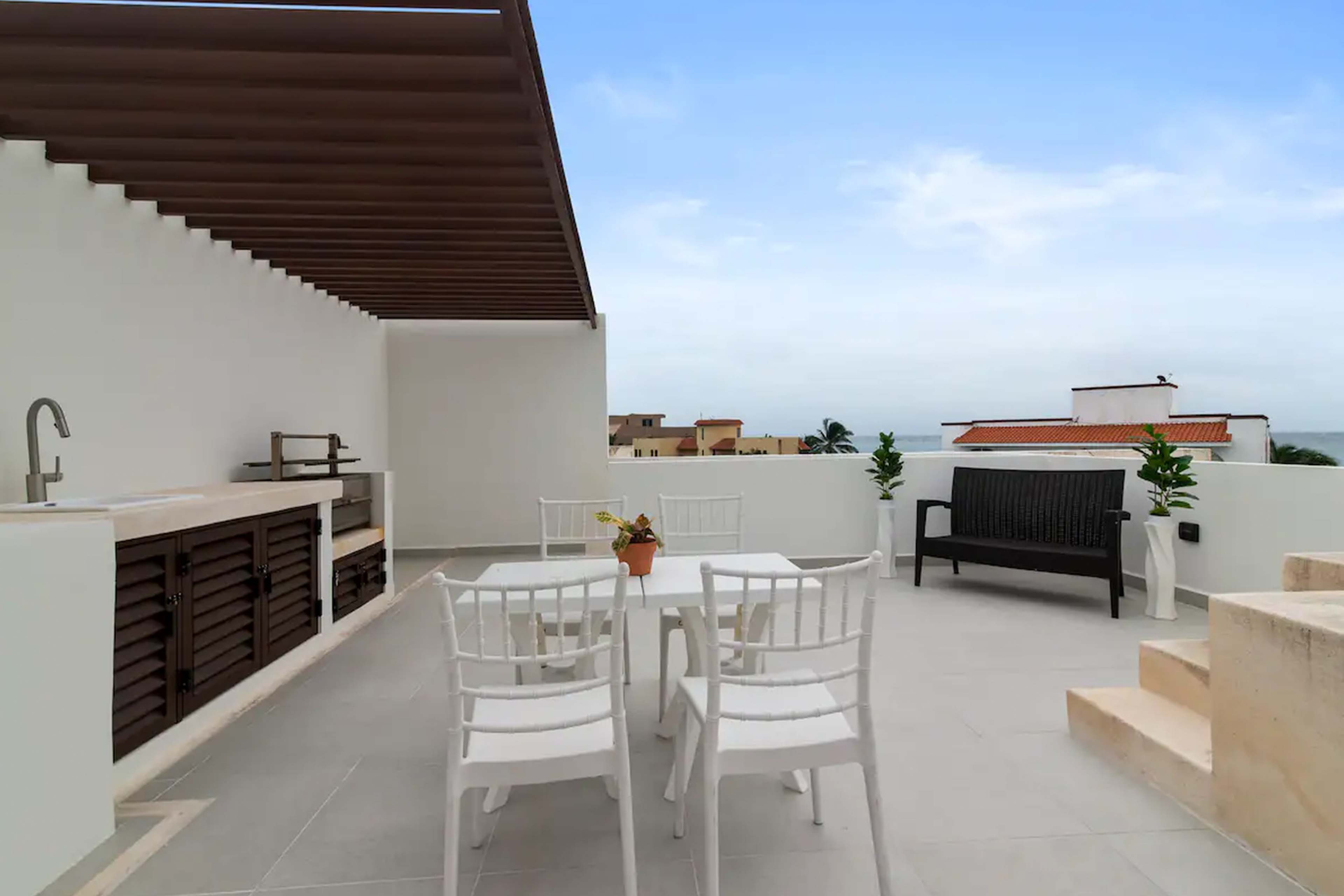 Oceanfront Seahorse | Private Hot Tub Beach Access photo 15