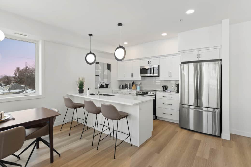 Gourmet full stocked kitchen with seating for 3