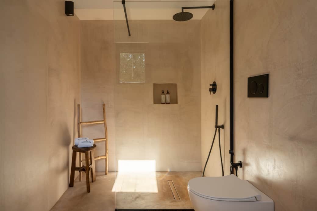 Lamia Suite en-suite bathroom