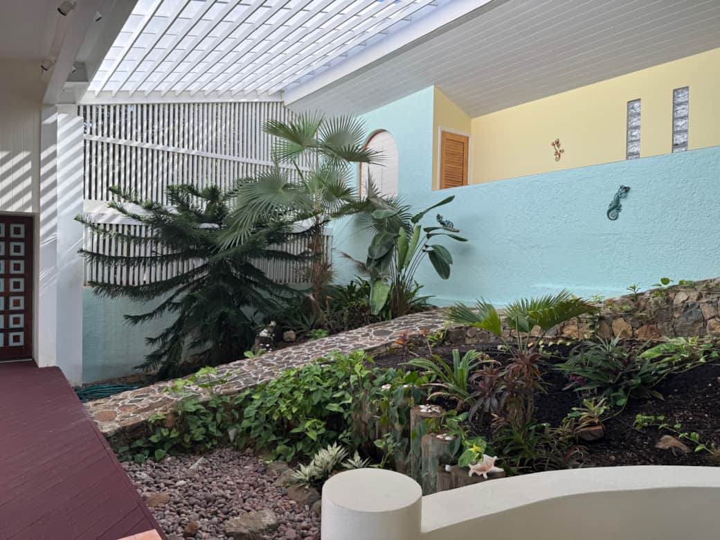 10 - Atrium - Full - Side