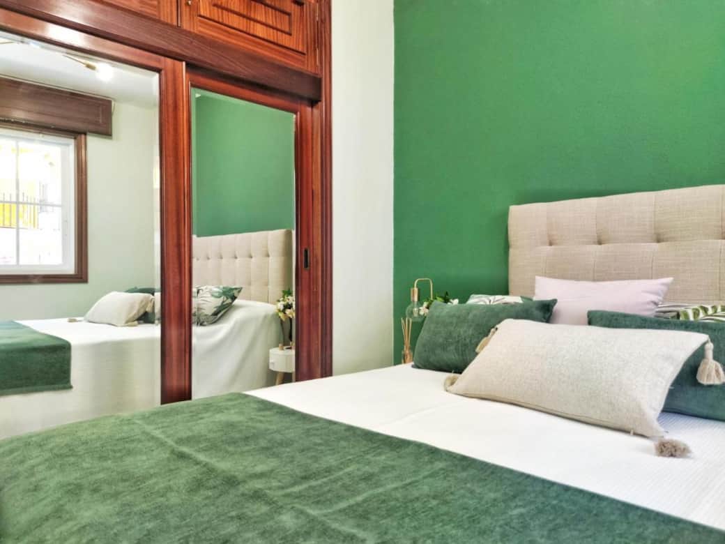 Master bedroom Master bedroom