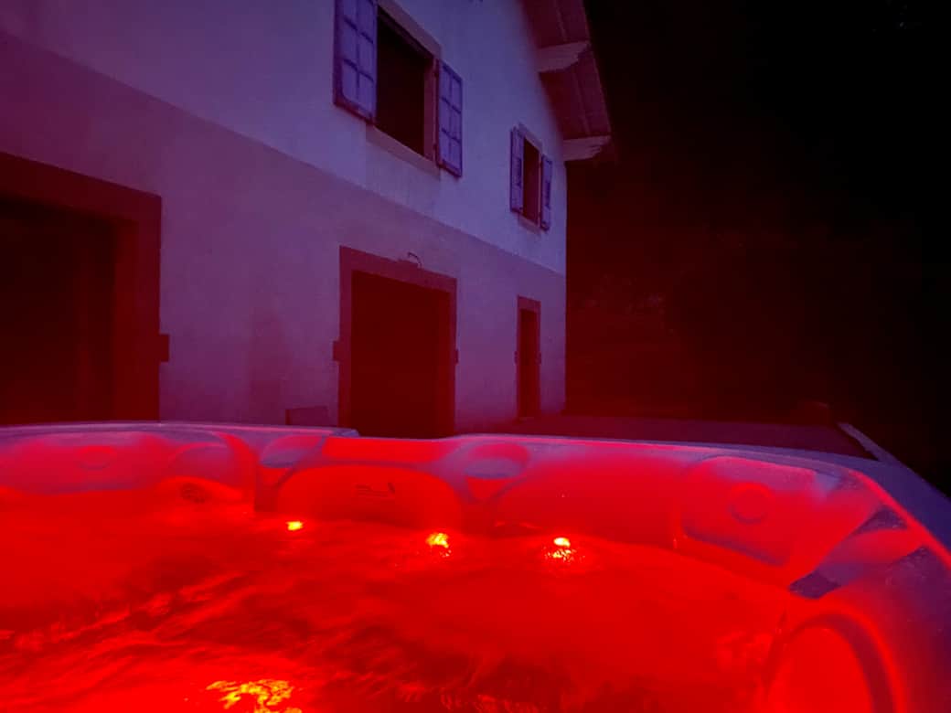 JACUZZI GITE JACUZZI GITE