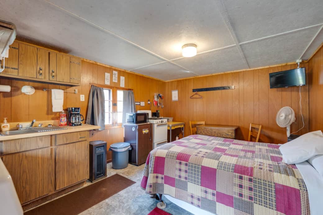 Kitchen / Bed / Dining Room