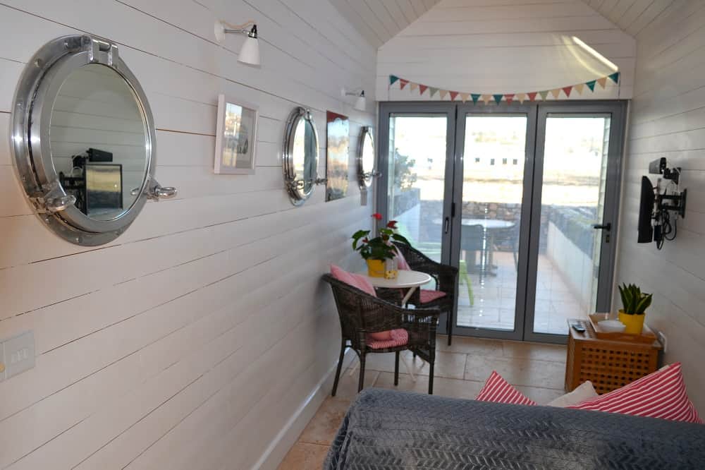 Beach Hut 1 bi-fold doors to terrace