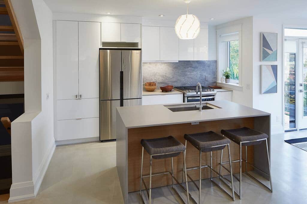 Fully equipped chef's kitchen.