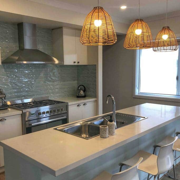 5 burner stove and large Oven, filtered water, coffee machine and dishwasher