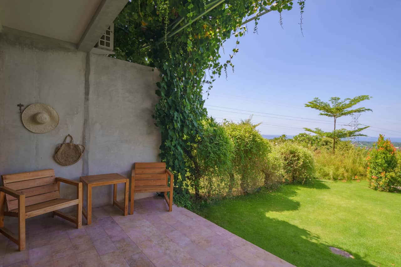 Small garden infront of your terrace