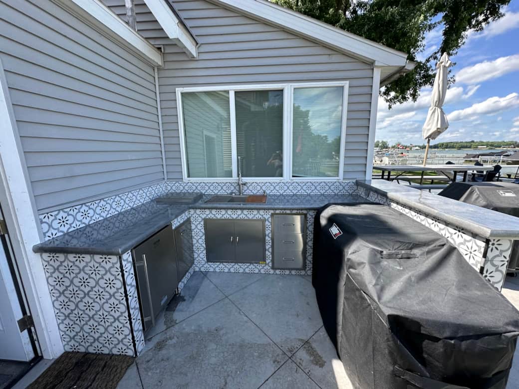Outdoor Kitchen