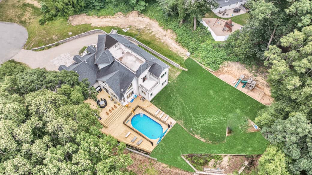 D76da55e d303 419c a89f 2c883ecd3706