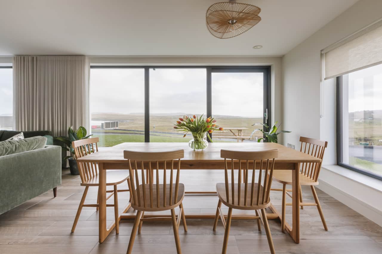 Pollan dining area @Ballyliffin Beach Houses
