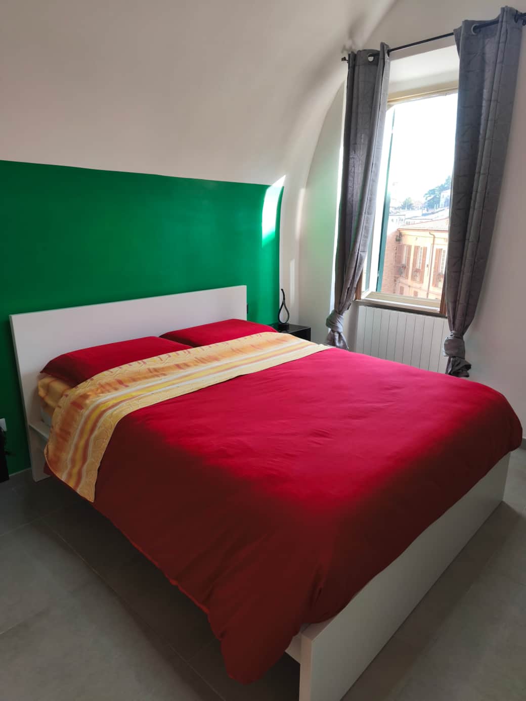 Anallergic and fragrance free main bedroom for a healthy stay at Agli Archi Eco House in Chieti
