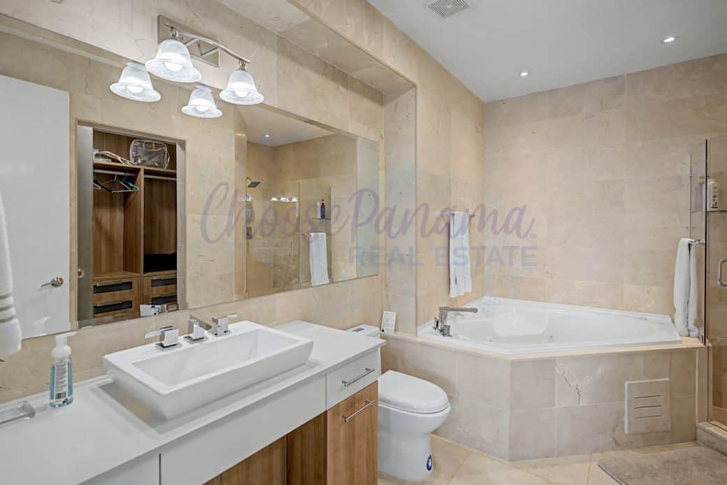 CB17E-Bedroom One bathroom