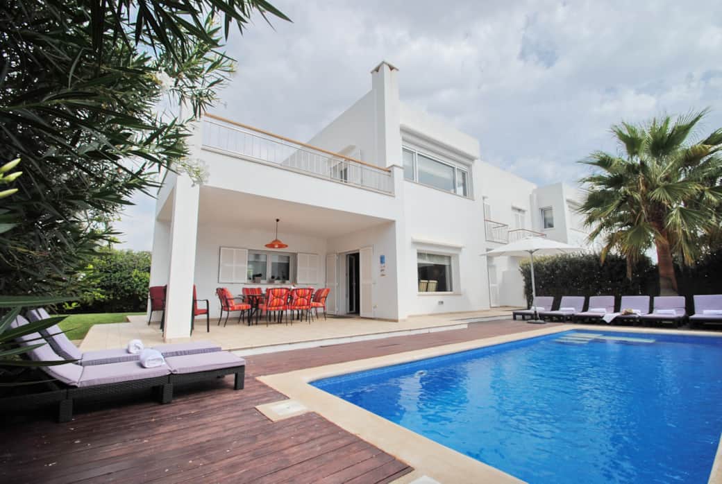Pool & Fassade