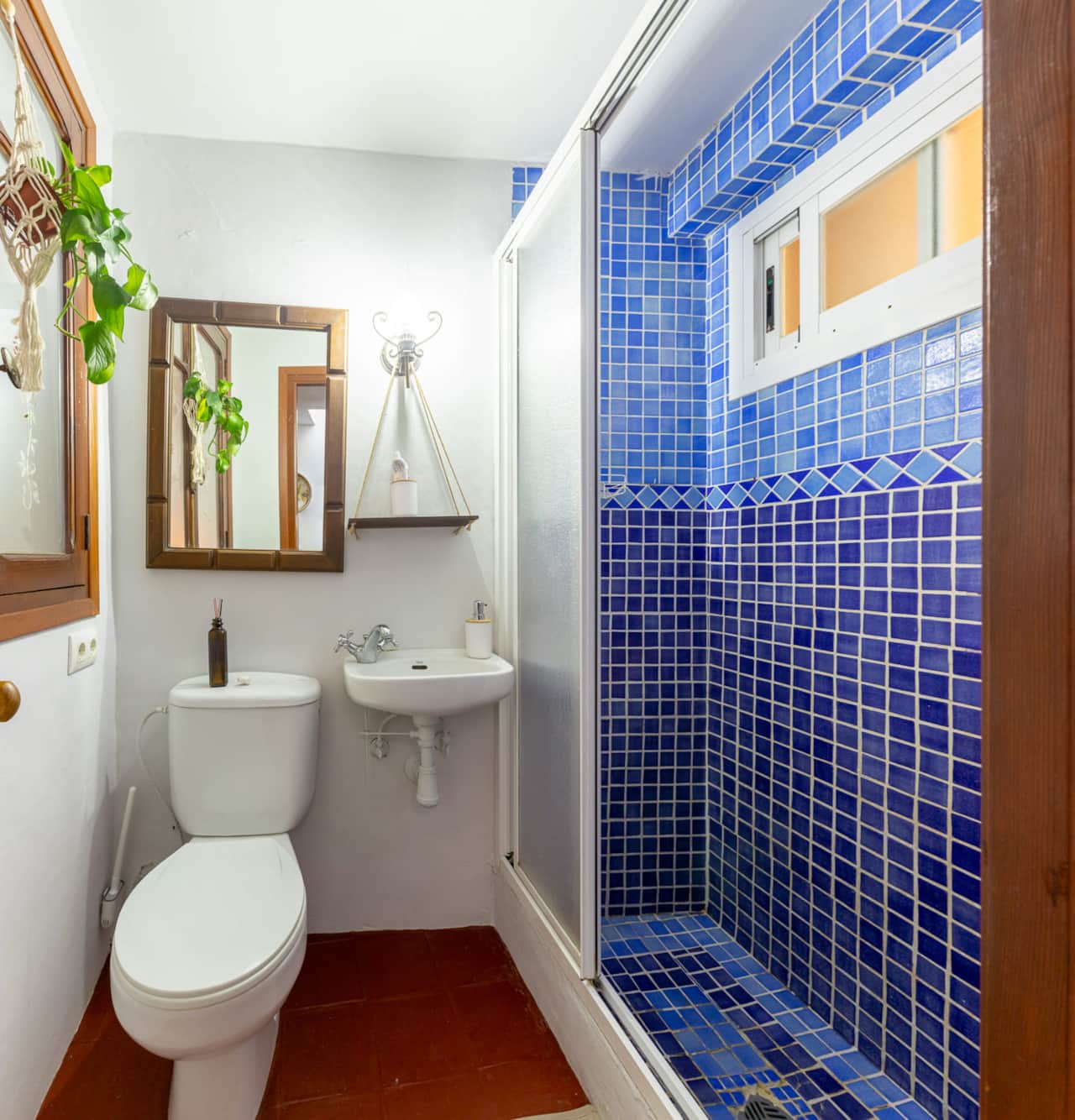Badezimmer mit Dusche