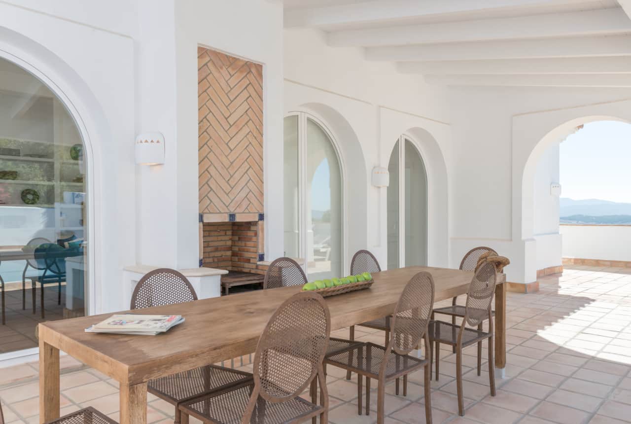 Villa Muscari Terrace Dining Room