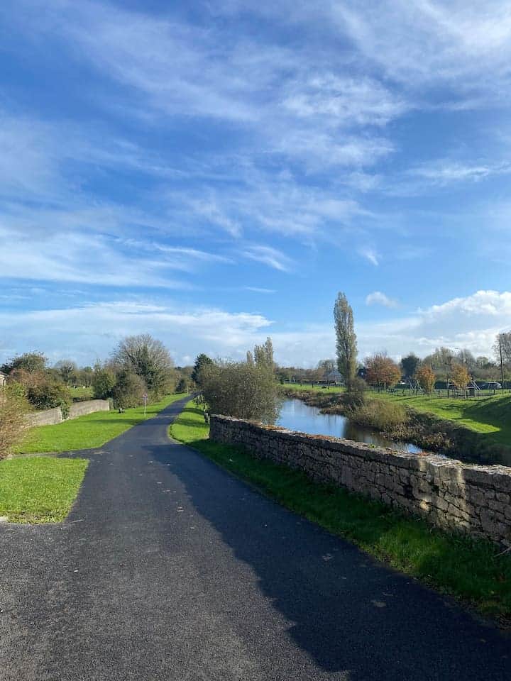 Grand canal greenway. Peaceful walking and cycling trails. Canal well stocked for fishing. Grand canal greenway. Peaceful walking and cycling trails. Canal well stocked for fishing.