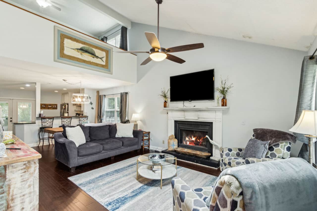1716 Blue Heron - Living Area 1
