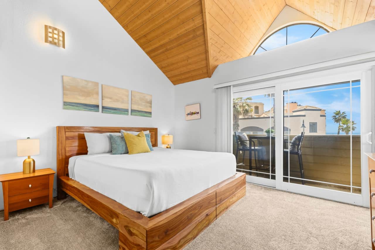Main Bedroom - Access to Balcony