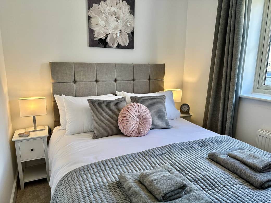 Fresh comfortable second bedroom freestanding wardrobe
full length mirror 
hairdryer.