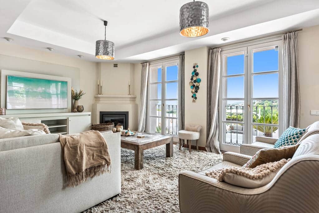 The cozy living room.