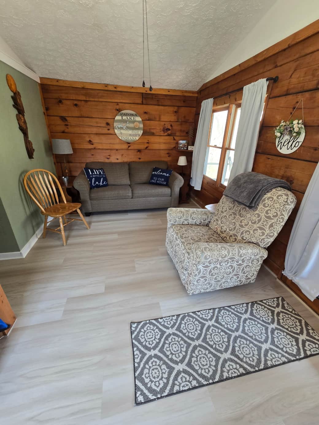 Livingroom with Queen sofa bed Livingroom with Queen sofa bed