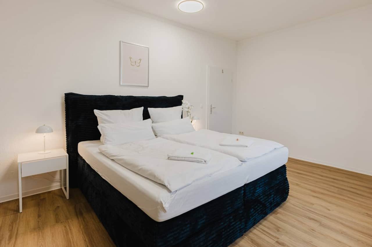 Schlafzimmer 1